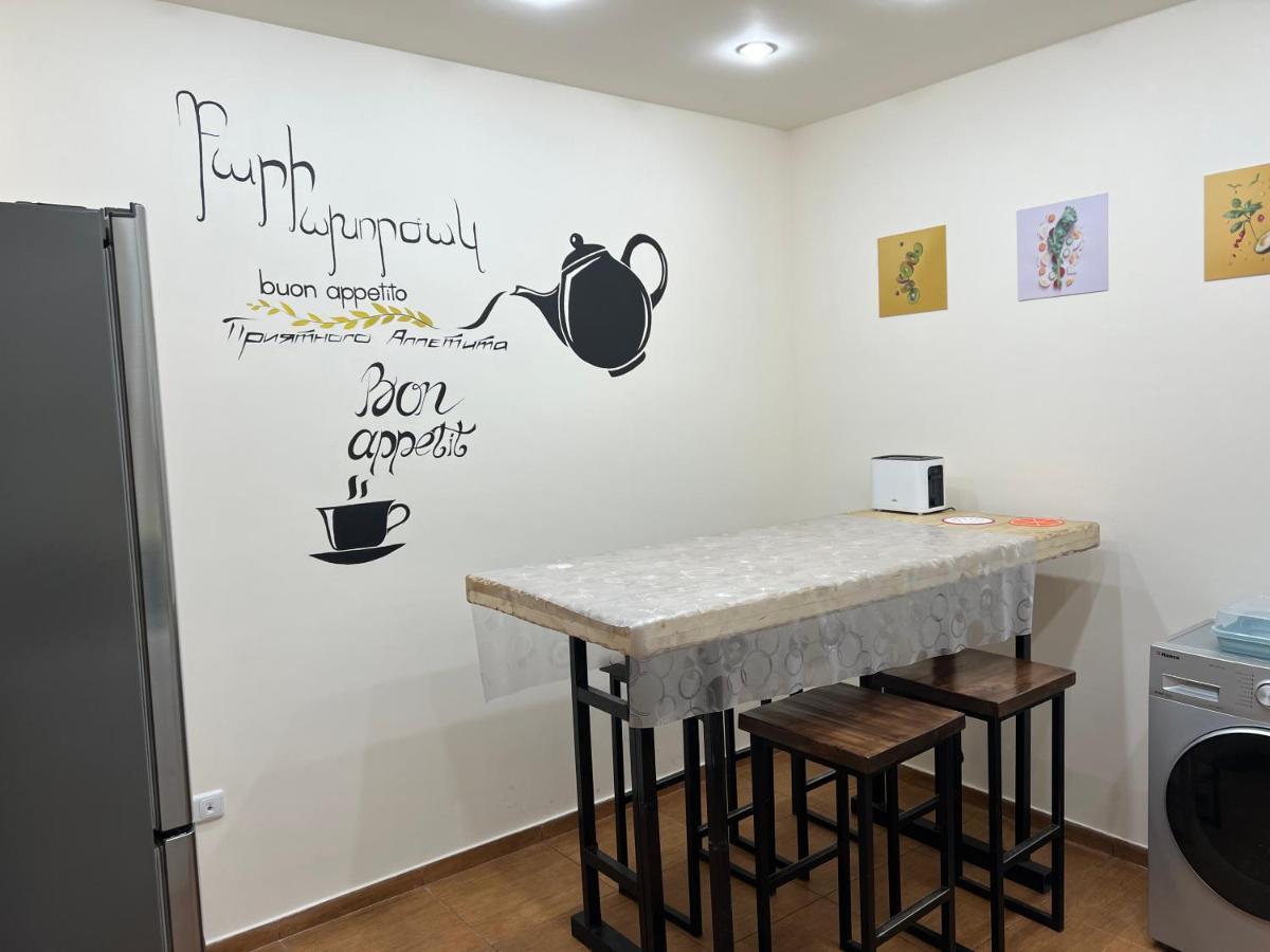 Arevahostel&Apartment エレバン エクステリア 写真