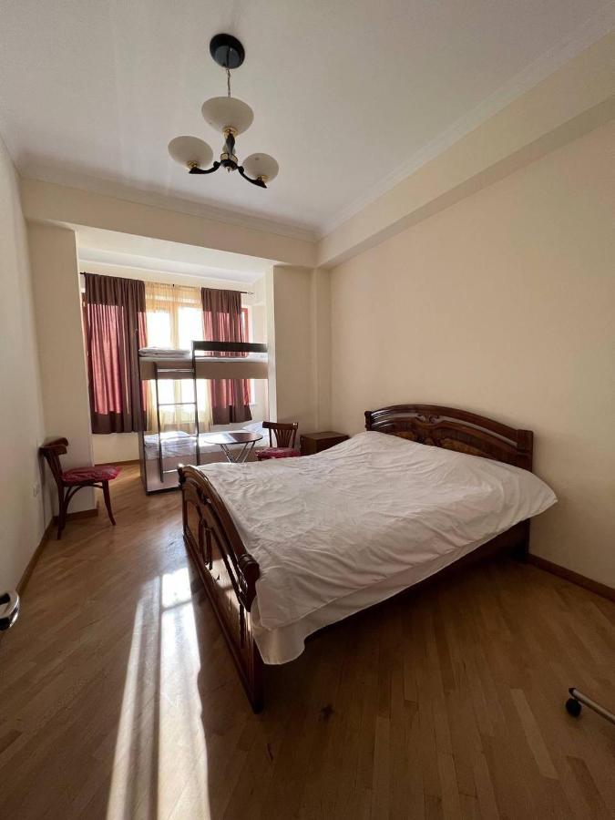 Arevahostel&Apartment エレバン エクステリア 写真