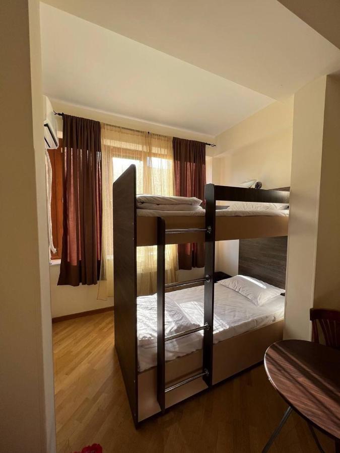 Arevahostel&Apartment エレバン エクステリア 写真