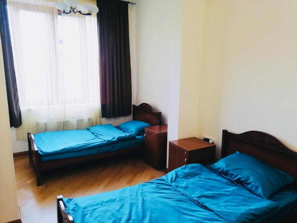 Arevahostel&Apartment エレバン エクステリア 写真