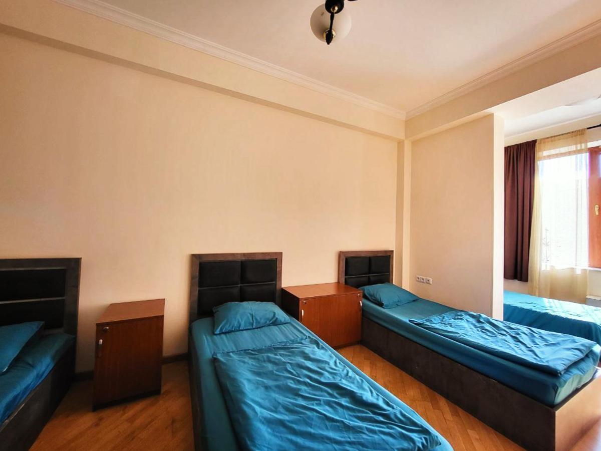 Arevahostel&Apartment エレバン エクステリア 写真