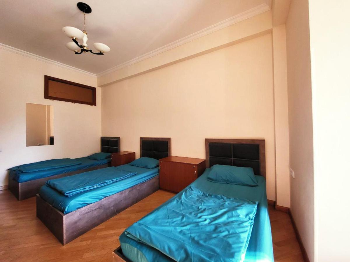 Arevahostel&Apartment エレバン エクステリア 写真
